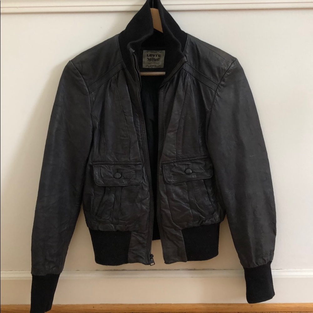 Vintage Levi’s genuine leather bomber jacket